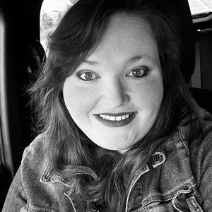 Meet your Posher, Elizabeth d